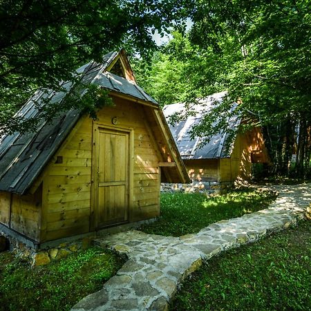 Camp Divlja Rijeka Hotell Hum Eksteriør bilde