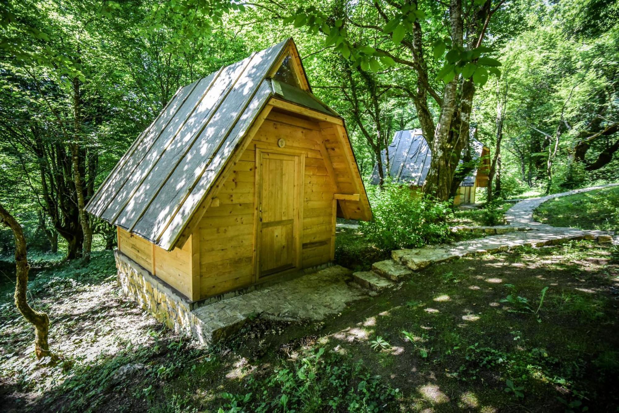 Camp Divlja Rijeka Hotell Hum Eksteriør bilde