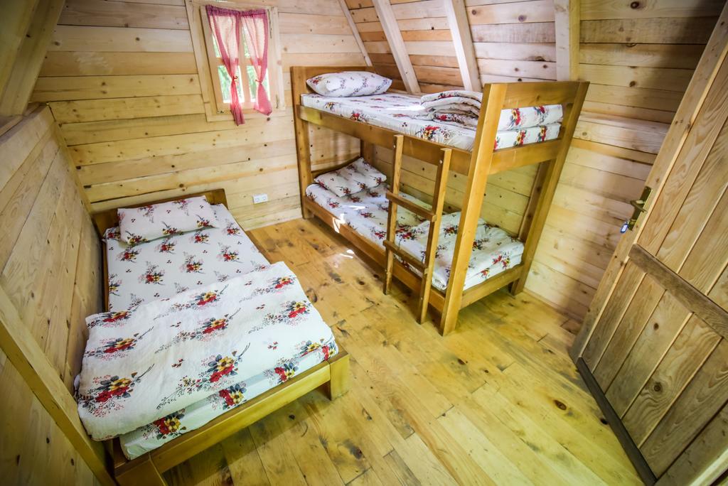 Camp Divlja Rijeka Hotell Hum Eksteriør bilde